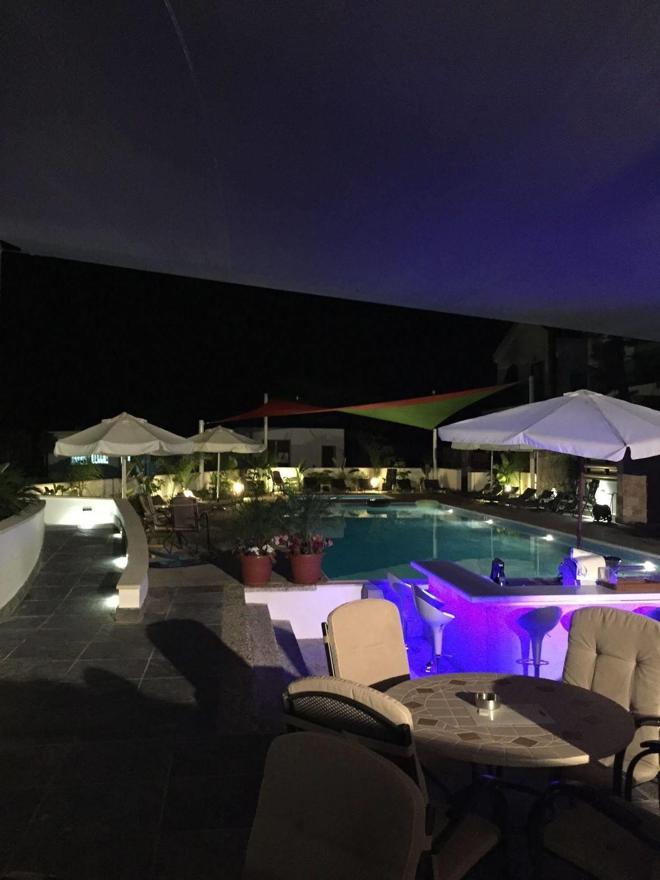 Latchi Escape Hotel And Suites Polis Exteriör bild